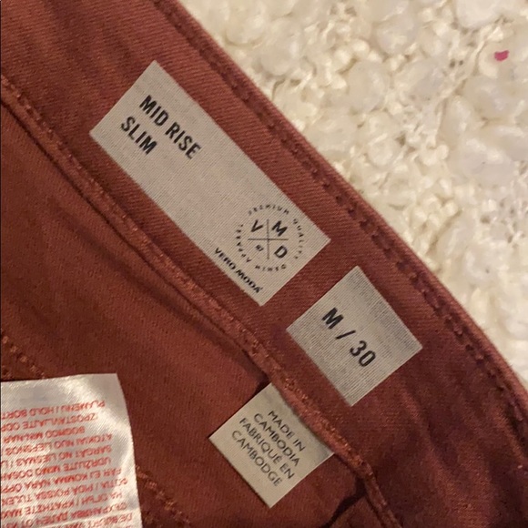 Vero Moda Slim-Fit Push-Up Jeans - Picture 5 of 8